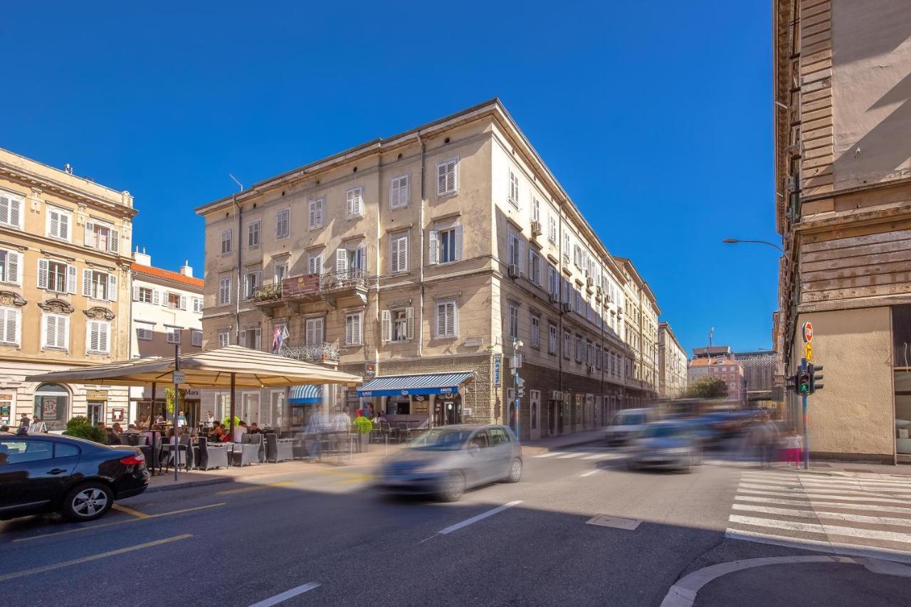 Adria Square Studios Fiume Esterno foto